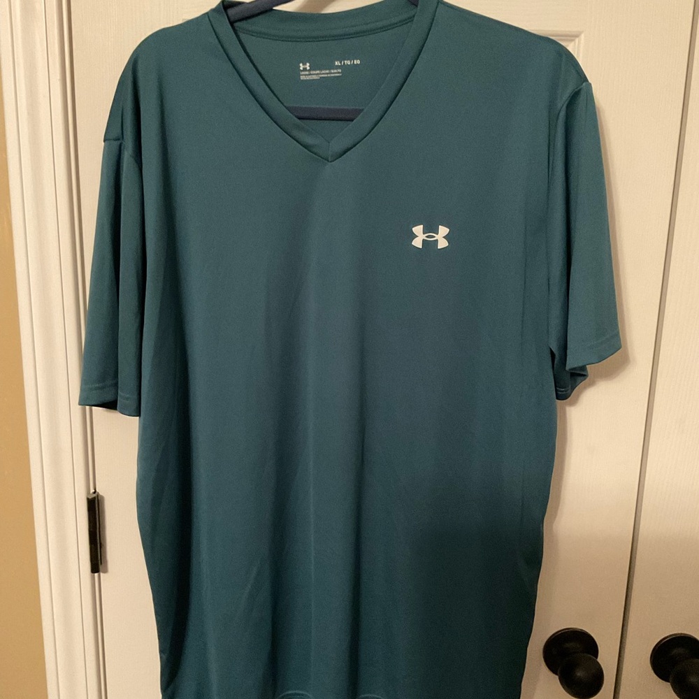 Under Armour Men's Blue V-Neck Tee